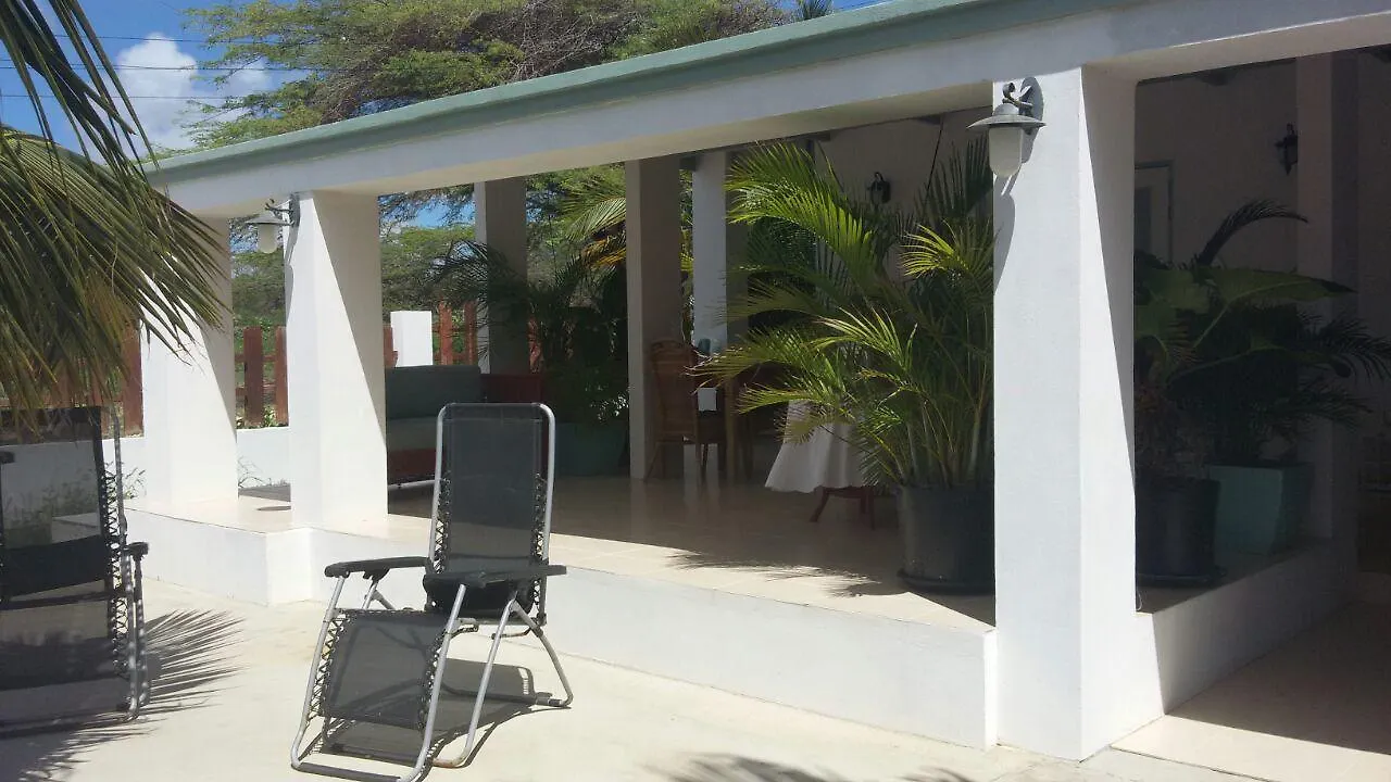 Studio Zara Apartment Savaneta